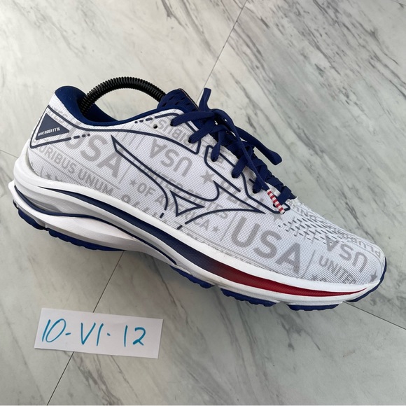 mizuno running shoes peachtree road race